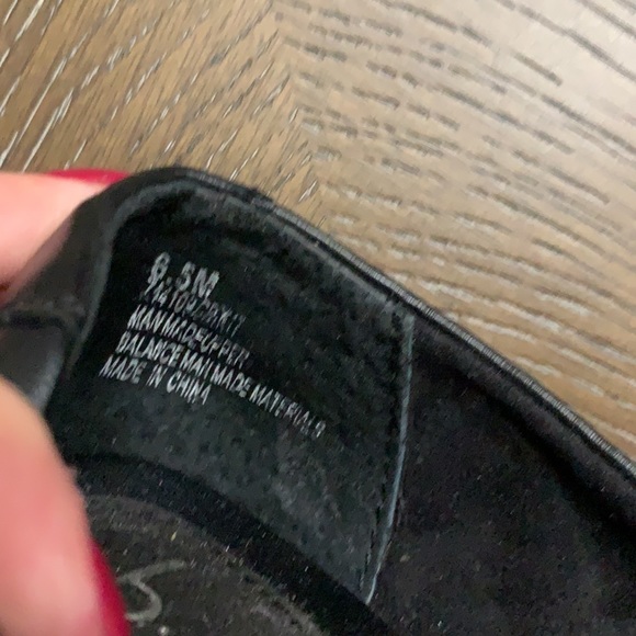 B.O.C. by BORN slip on black ballet flats with decorative flower on toe - Picture 13 of 13